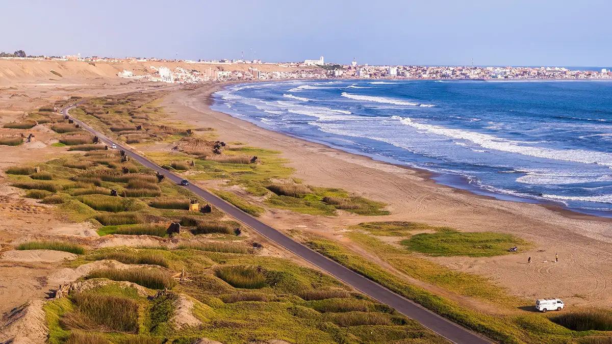 Pacasmayo, destino del viaje en bus desde Lima con Cruz del Sur
